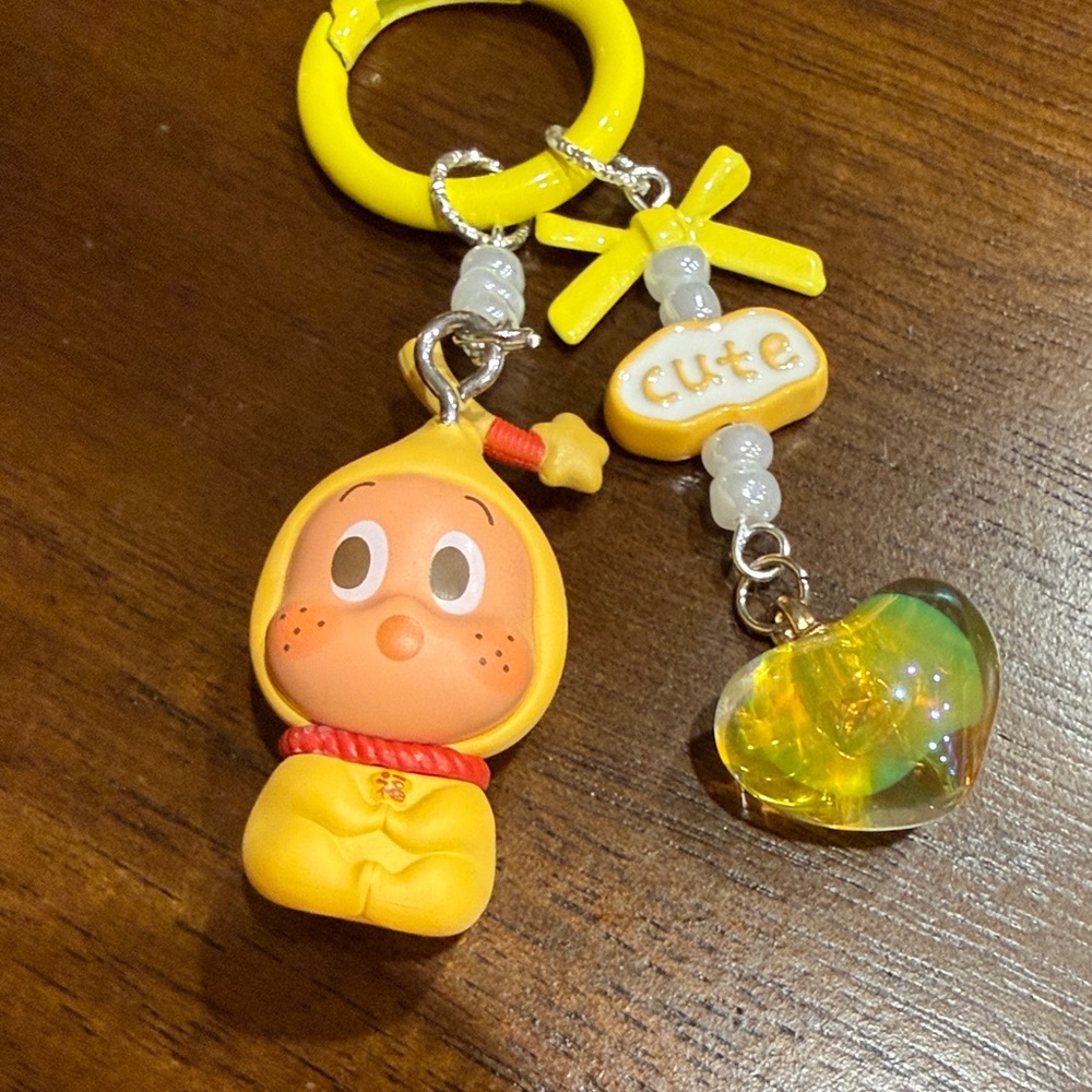 Twinkle twinkle phone or bag charm. (Authentic Pop Bean!). 🫠❣️